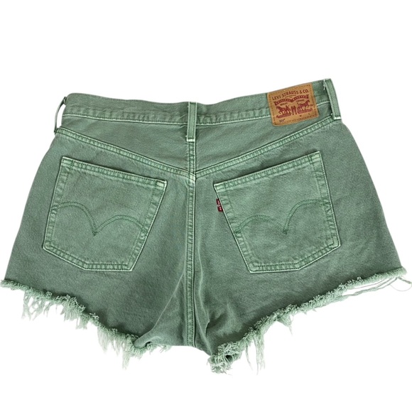 Levi's 501 Original Denim Button-Fly Jean Shorts Size 32 Green Raw Hem Cut-Off - Picture 2 of 13